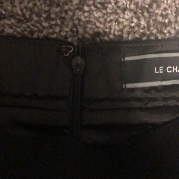 Le Chateau Black pleated skirt size 12 - Picture 7 of 9